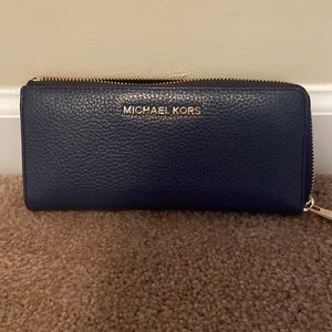 Michael Kors Jet Set Large Pebbled Leather Navy Quarter-Zip Wallet